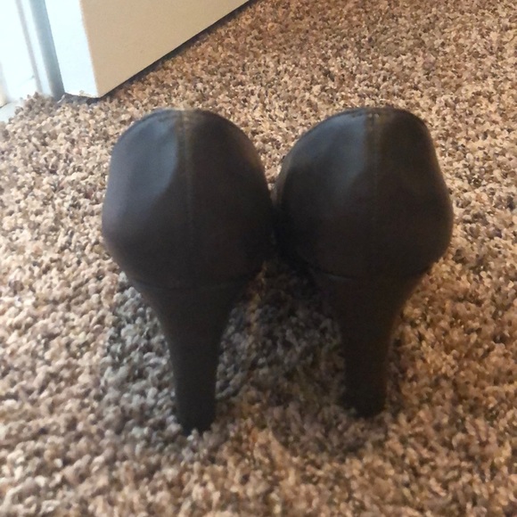 New Attitude brown platform round toe heels - Picture 3 of 3